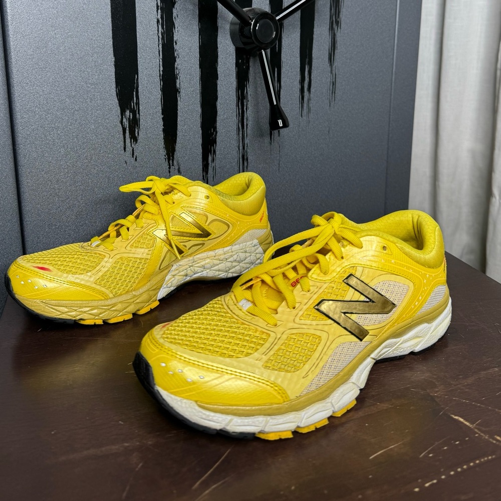 New Balance 860v6 Run Disney 2016 Minnie Mouse Yellow Shoes - Picture 8 of 13